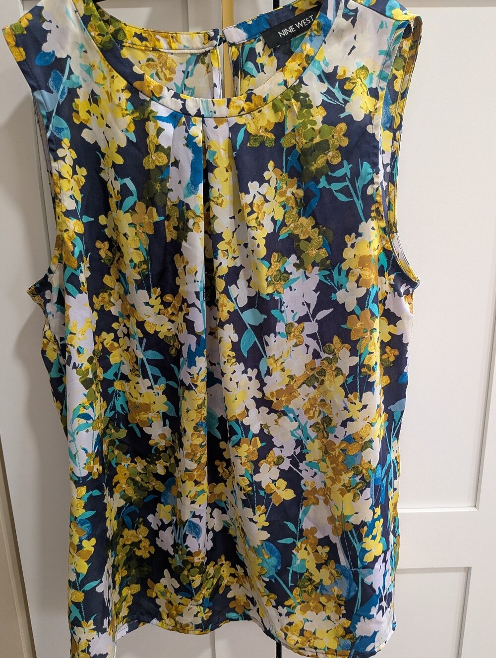 NINE WEST Floral Sleeveless Blouse – Chic & Effortless